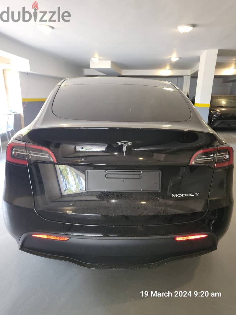 Tesla Model Y, Brand New, Zero Km 3