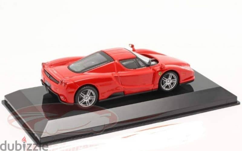 Enzo Ferrari 2002 diecast car model 1;43. 3