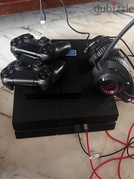 ps4 + 2 controllers + headset 1