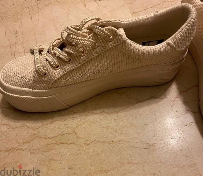 Zara Sneakers size 38 Excellent Condition Barely Worn 1