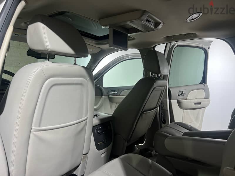 Chevrolet Tahoe LTZ  Pilot seats Super clean !! 13