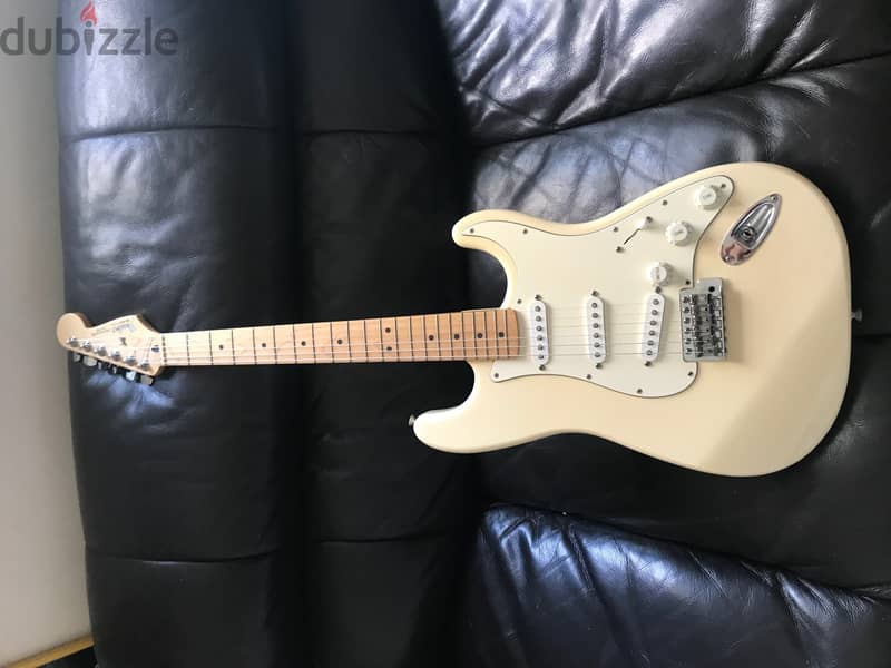 Fender Cream Stratocaster Mexico. 0