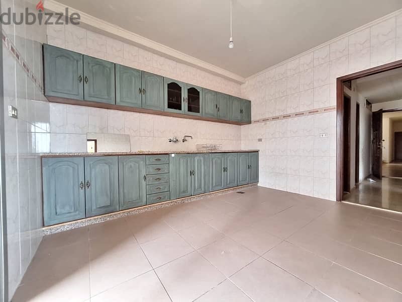 A 180 sqm apartment for rent in a calm area in Fanar 8