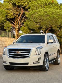 Cadillac Escalade Luxury 2016 like new!!