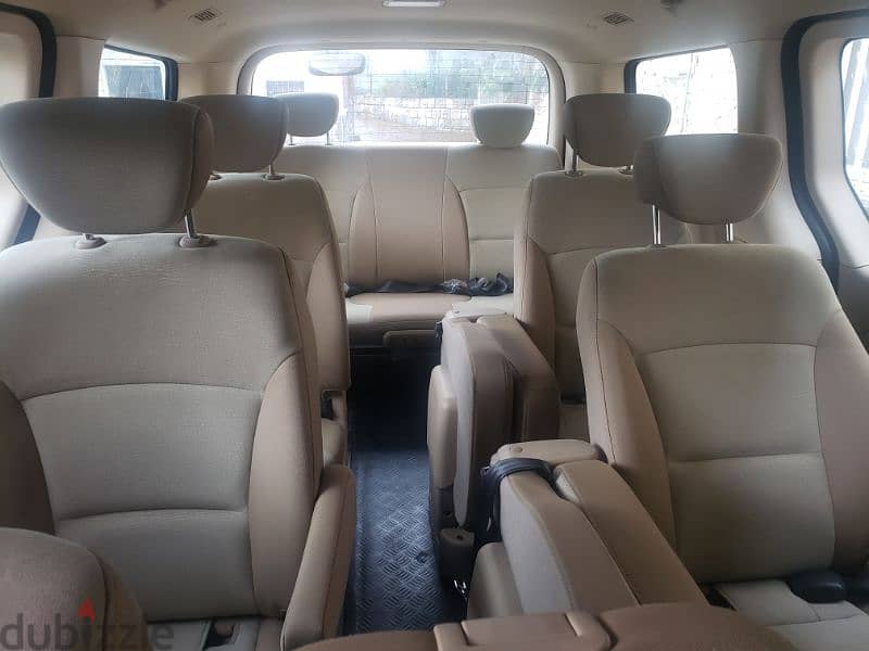 very clean Hyundai H1, low kilometer, 12 seats, like new 6
