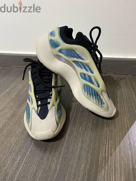 Adidas Yeezy 700 V3 size 44.5 3