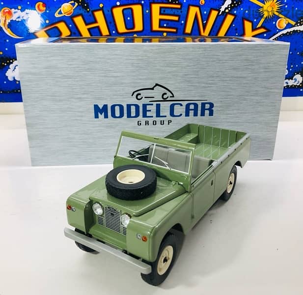 1/18 diecast Land Rover D109 GREEN Series 2 Pickup Open back. 9