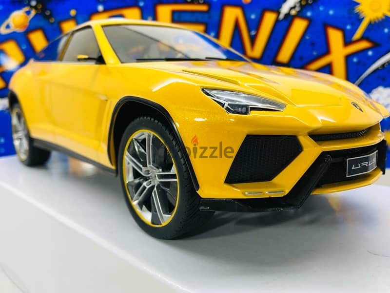 1/18 diecast Lamborghini Urus Mettalic Yellow NEW IN BOX. By Modelcar 10