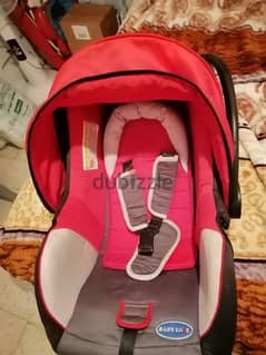 carseat for sale in good condition with baby relax for free 0