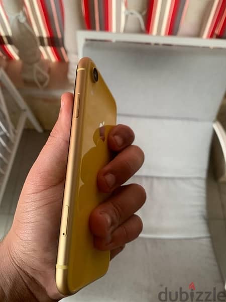iphone xr yellow 128 3