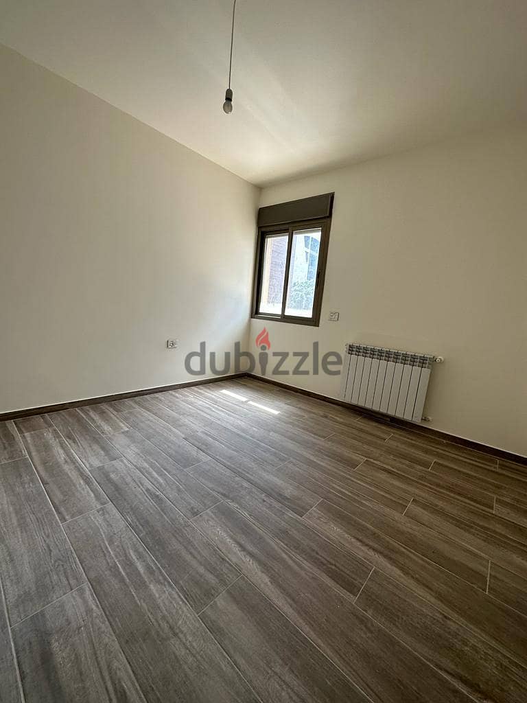 Open Seaview High - end 200 m² Apartment for Sale in Fanar. 6