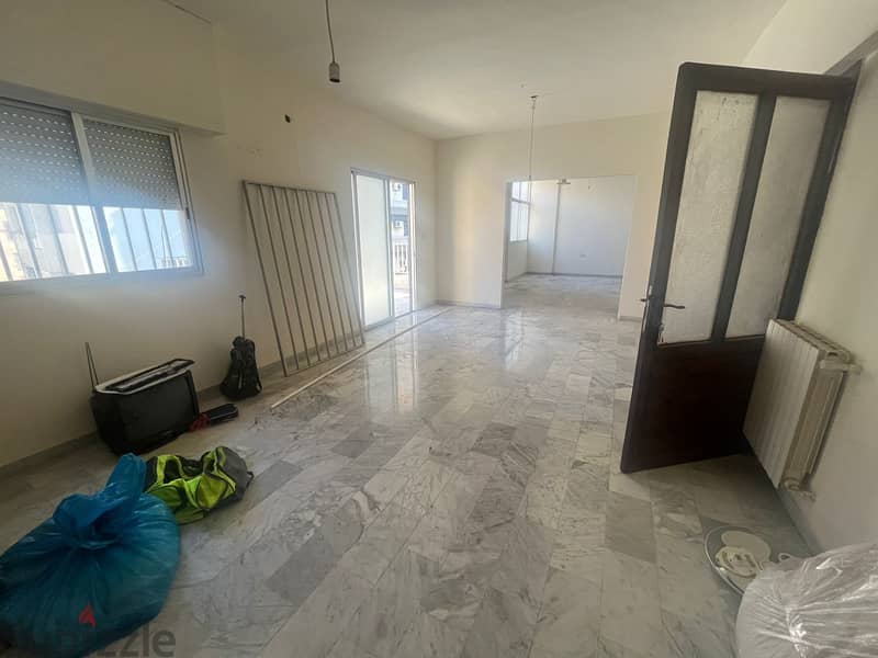 Apartment for sale in Mazraa, Beirutشقة للبيع في المزرعة، بيروت 6