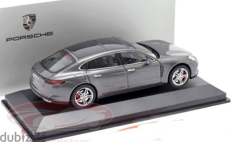 Porsche Panamera Turbo diecast car model 1;43. 4