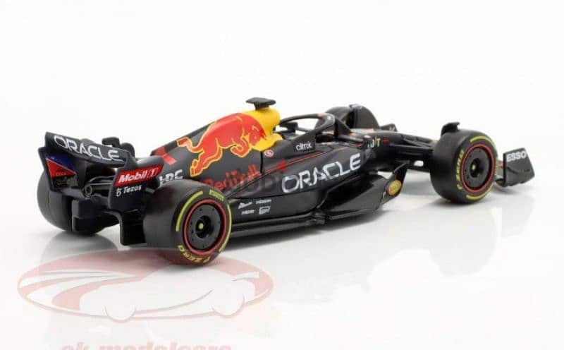Max Verstappen Redbull RB18 (2022)  diecast car model 1;43. 3