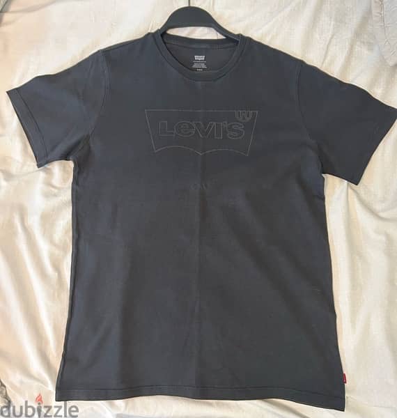 4 Levi’s T-Shirts for sale 3