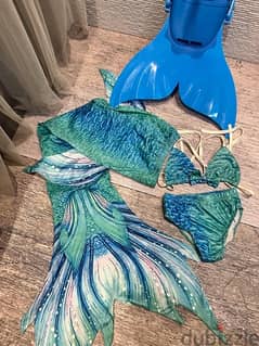 mermaid set like new size from 4 till 7 years