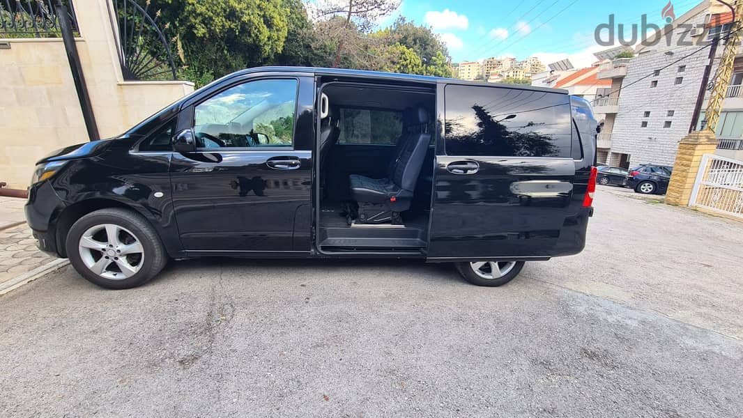 Mercedes Vito black on black fully loaded, 4 Cylinders : 76 159 068 6