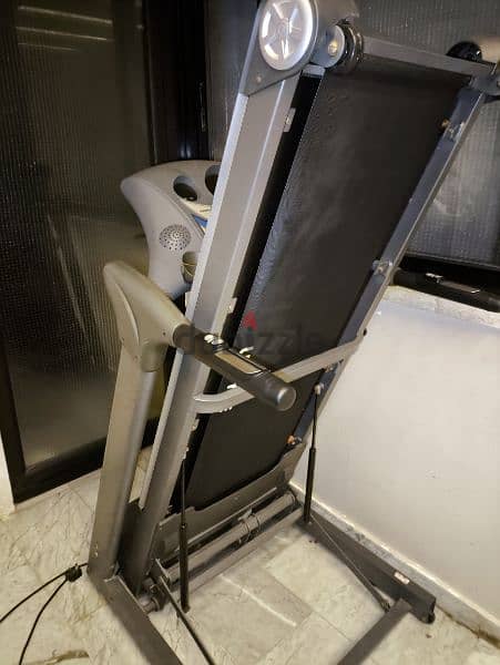 Foldable Treadmill 8