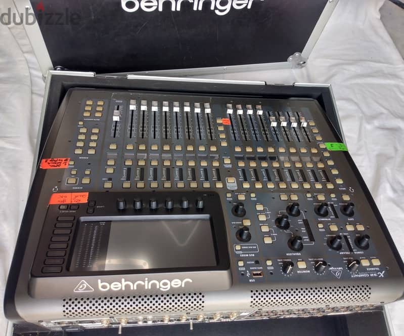 Digital Mixer - BEHRINGER X32 Compact w/ Flight Case 0