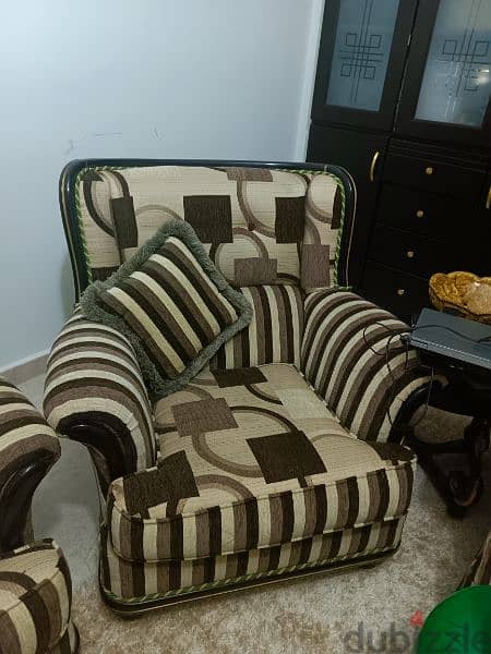 living room for sale in badghan صالون للبيع في بدغان 2