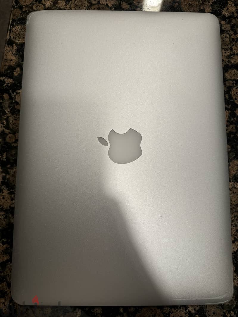Macbook Pro (Retina, 13-inch, Early 2015) 1