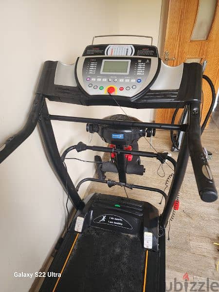 used treadmill in excellent condition 1