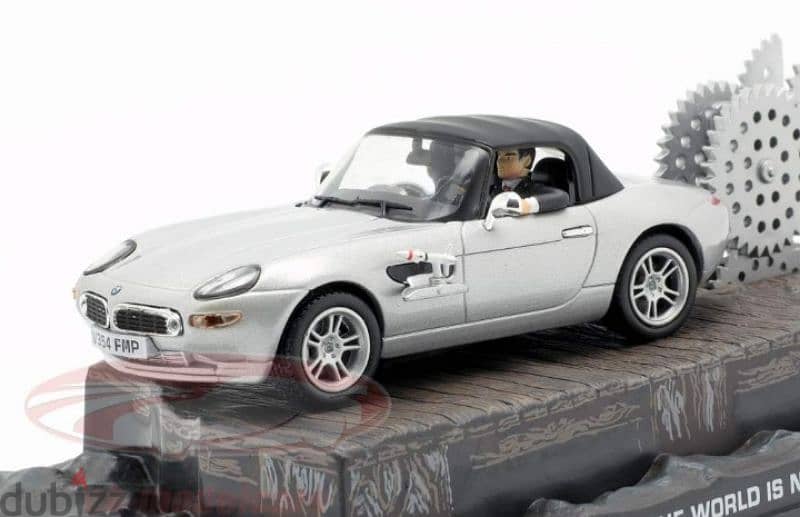 BMW Z8 (James Bond The Movie) diecast car model 1;43. 1