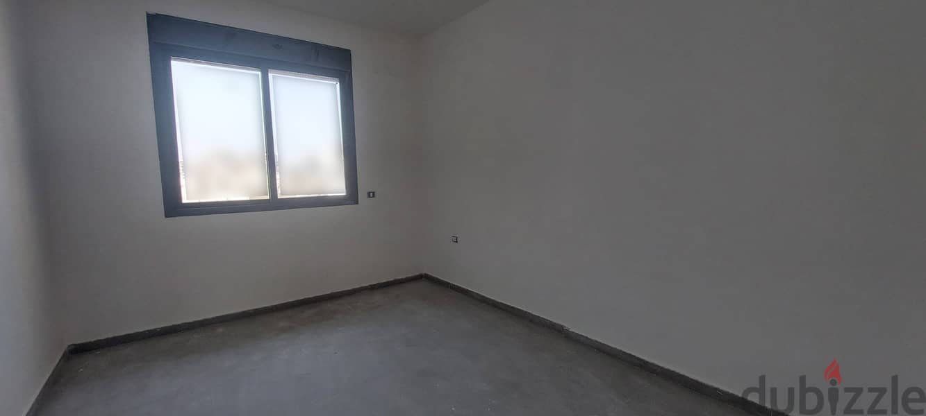 Apartment for Sale in Ain El Remmaneh شقة للبيع في عين الرمانة 3