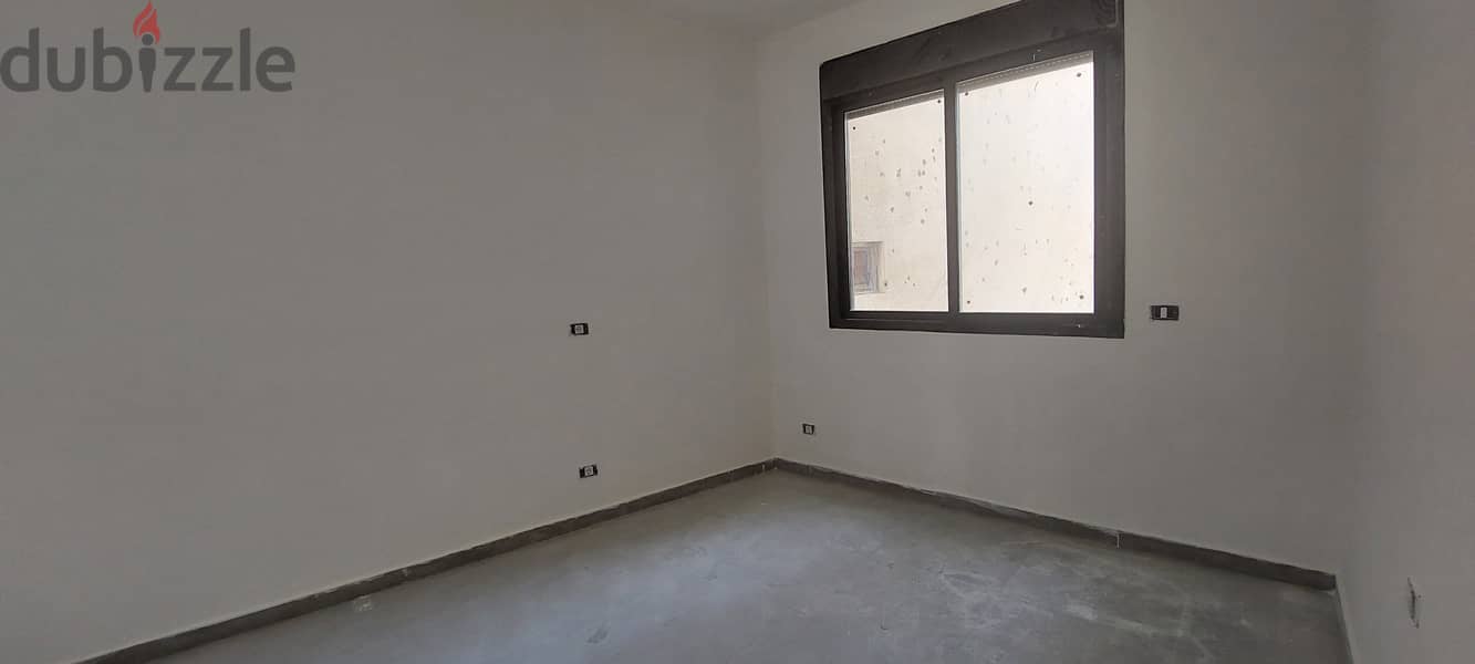 Apartment for Sale in Ain El Remmaneh شقة للبيع في عين الرمانة 5