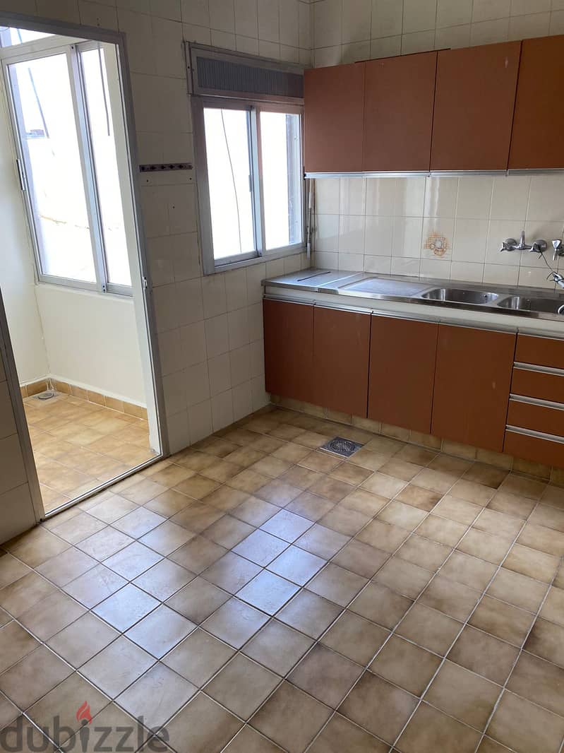 Apartment for sale in Ballouneh شقة للبيع في بلونة 6
