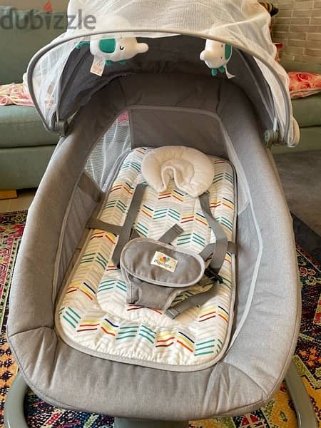 baby swing and seat/ used one month / seems like new 1