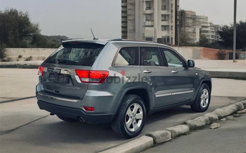 grand cherokee limited panoramic extra clean 2