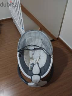 baby swing like new, electric comes with remonte control for music
