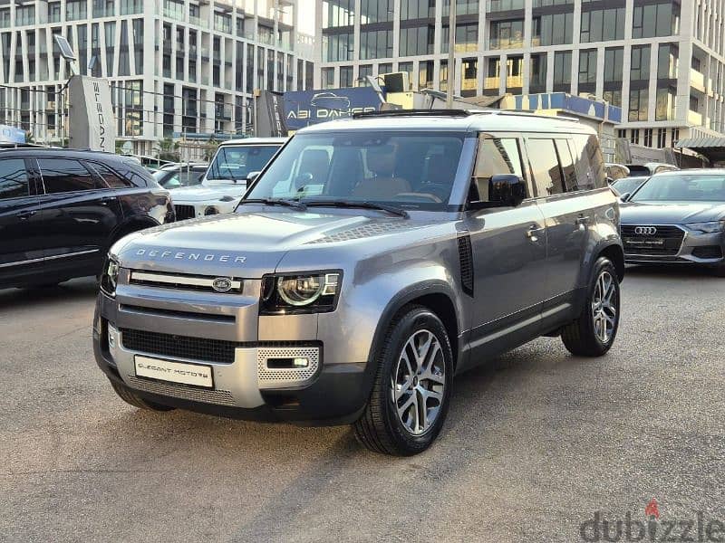Defender 2023 company source 5000km mileage with 7 seaters . 1
