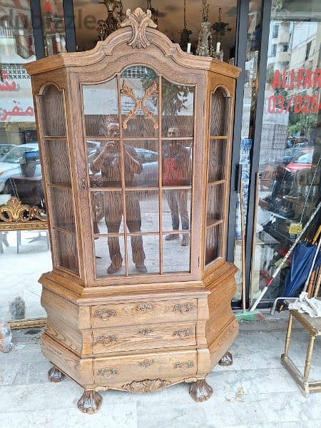 فيترين مميزة خشب سنديان فرنسي ناعم شغل فني vitrine 2