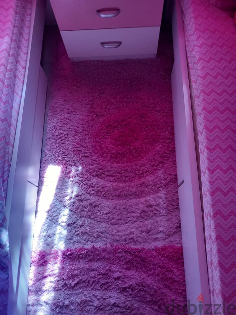 Pink carpet 1