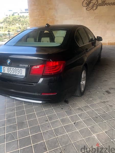 BMW 528i 2011 Black 03683737 2
