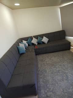Grey living set with carpet 0