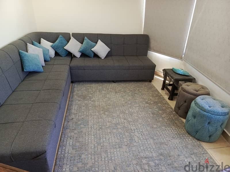 Grey living set with carpet 1