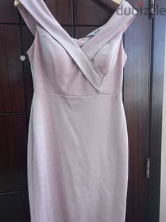 A dress with  good condition and a very nice design . Only used onetime 0