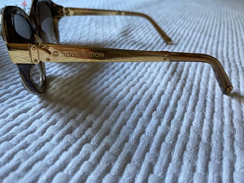 Louis Vuitton Sunglasses Excellent Condition 9
