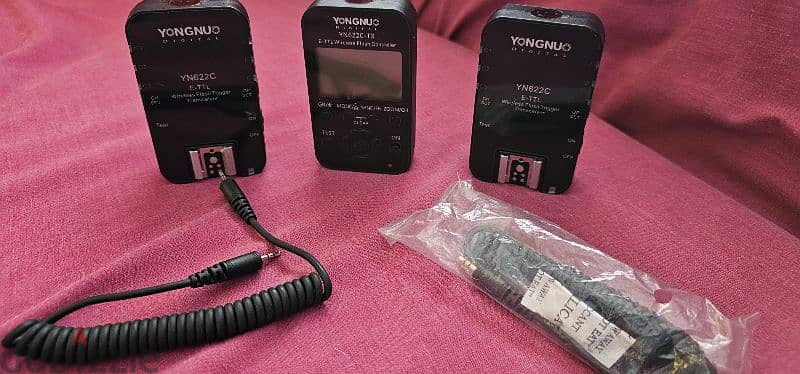 YONGNUO WIRELESS FLASH CONTROLLER AND TRANSCEIVER 1