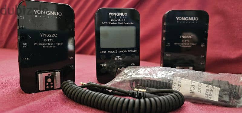 YONGNUO WIRELESS FLASH CONTROLLER AND TRANSCEIVER 2
