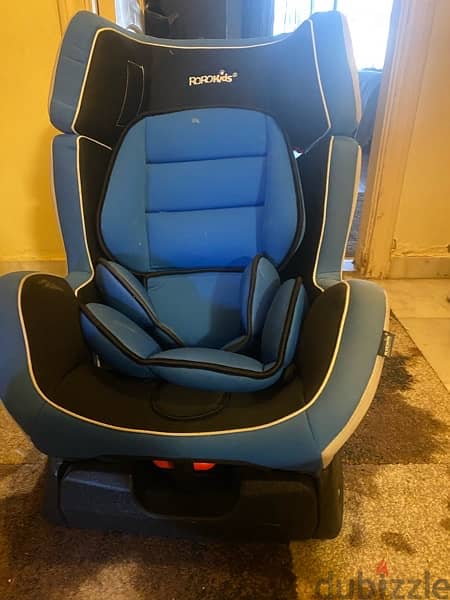 car seat 1 for 50 , 2 pcs for 90$ 2