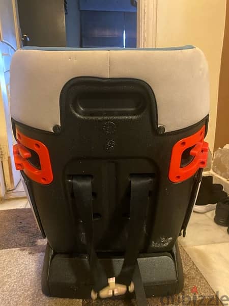 car seat 1 for 50 , 2 pcs for 90$ 4