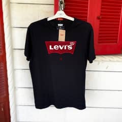 LEVI’s Black T-Shirt. 0