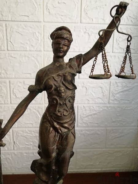 تمثال العدالة 1