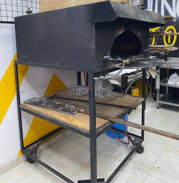 brand new manakish and pizza oven. excellent condition 1