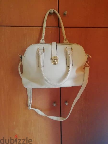 white purse 1
