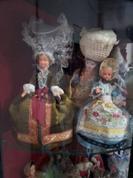 doll cabinet 6